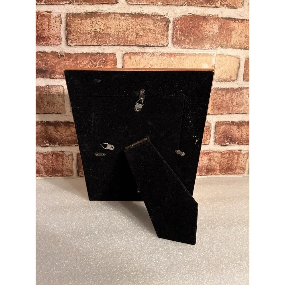 Bombay Vintage Gold Ornate Frame Holds 5”x7” Photo. Can Be Used On Wall Or Table